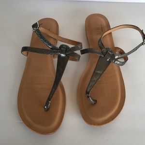 Loft sandals gray/ glitter. Size 8.5